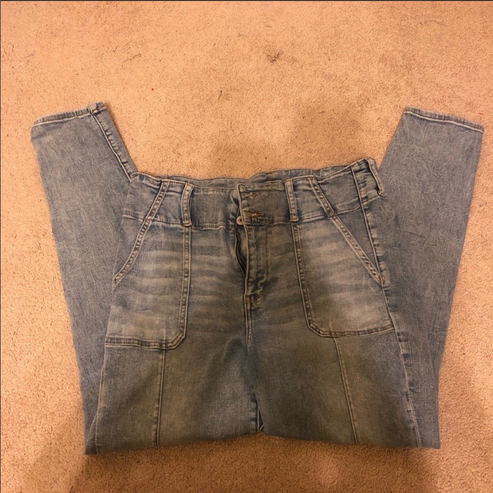 High Waisted American Eagle Jeans
